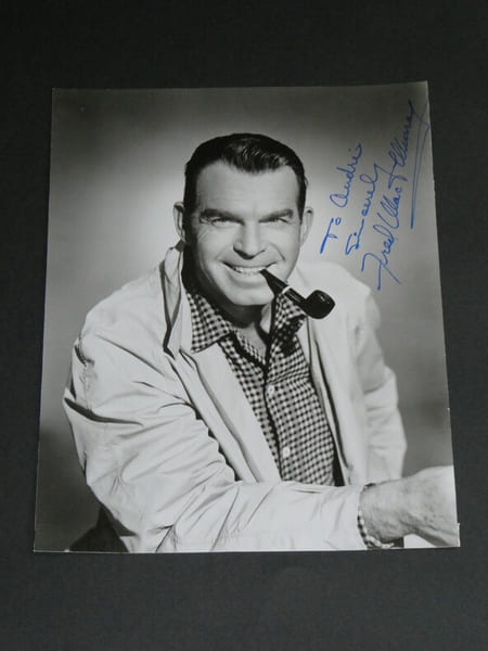 Fred Mac Murray, d&eacute;dicace autographe sign&eacute;e au feutre sur grande photo brillante. Fred MacMurray