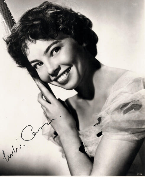 Leslie CARON autographe - PHOTOGRAPHIE SIGN&Eacute;E de sa main 1988. Leslie CARON