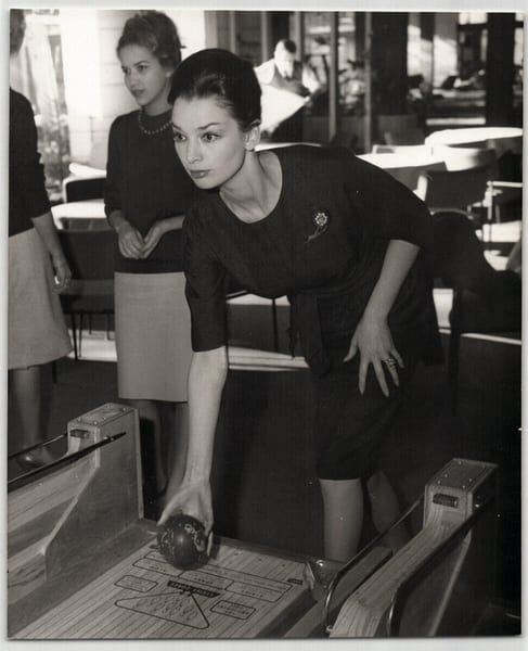 Photographie d'&eacute;poque argentique de mannequins des ann&eacute;es 60 21 x 25,6 cm. 
