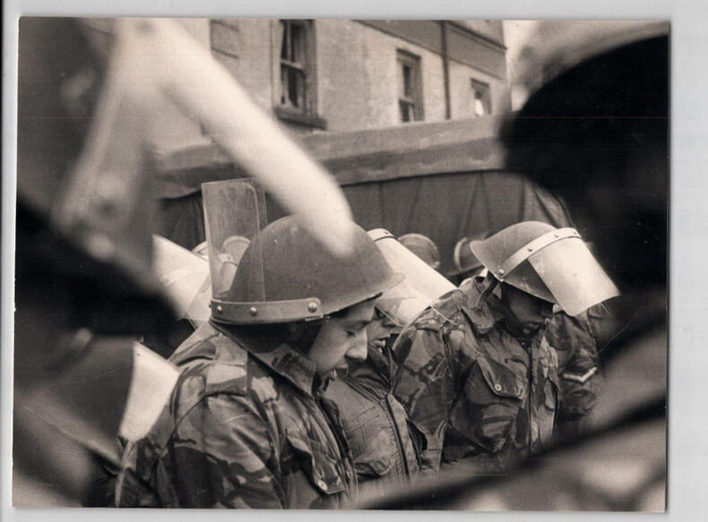 Photographie argentique prise en Irlande du nord en f&eacute;vrier 1972 "Bloody Sunday". 