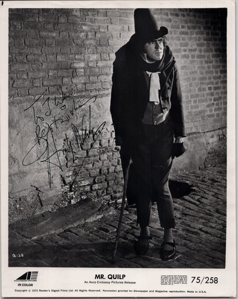 Anthony Newley - Grande Photographie avec d&eacute;dicace autographe originale sign&eacute;e. Anthony Newley