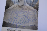 Edwige FEUILLERE - Carte postale autographe sign&eacute;e et d&eacute;dicac&eacute;e 8,9x13,9cm. Edwige FEUILLERE