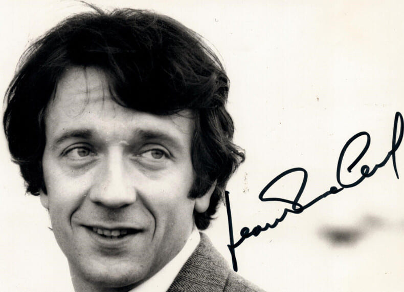 Jean-Pierre CASSEL autographe - PHOTOGRAPHIE SIGN&Eacute;E de sa main. Jean-Pierre CASSEL