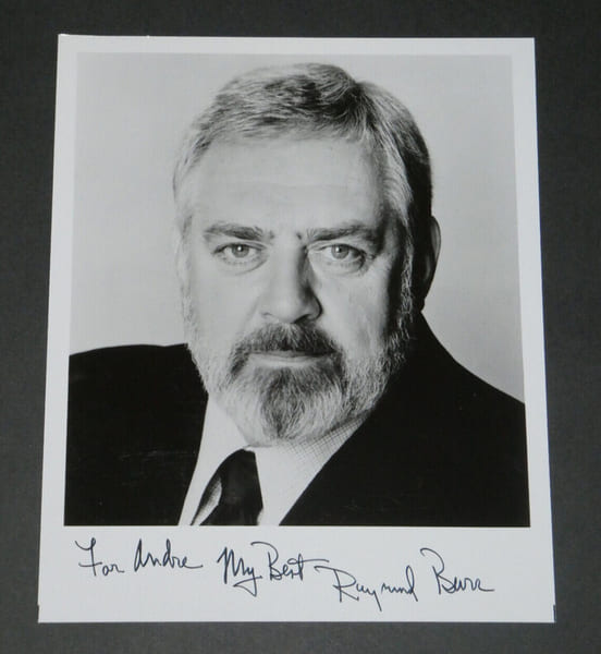 Raymond Burr - Acteur Canadien - Photographie noir et blanc d&eacute;dicac&eacute;e et sign&eacute;e. Raymond Burr