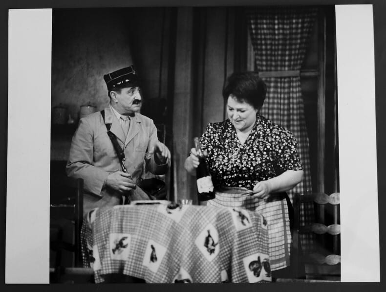 Photographie originale de la pi&egrave;ce Fanny de Marcel PAGNOL, mise en sc&egrave;ne de Henri VILBERT, Th&eacute;&acirc;tre de la porte Saint Martin. 1969. 23,5x17,9 cm.. ...