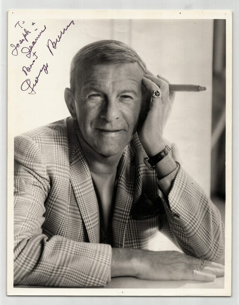 George Burns - Photographie d&eacute;dicac&eacute;e et sign&eacute;e 20,3 x 25,9 cm. George Burns
