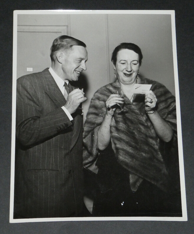 Taylor CALDWELL & Sven NIELSEN - Photographie Paul BUISSON Paris 17,3 x 23,2 cm. Taylor CALDWELL & Sven NIELSEN