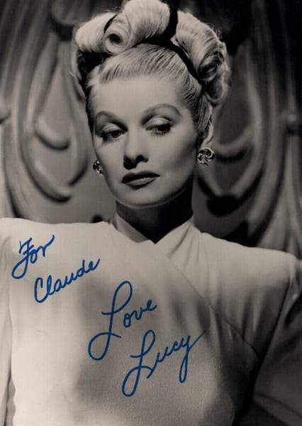 Lucille BALL - Photographie d&eacute;dicac&eacute;e, sign&eacute;e, autographe de sa main 1988 - 25x20 cm. Lucille BALL