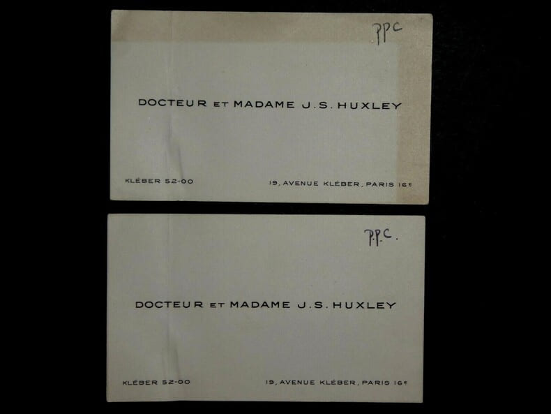 HUXLEY Julian - LOT DE DEUX CARTES DE VISITE, LUI ET SON &Eacute;POUSE Juliette HUXLEY. Julian Huxley