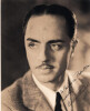 William POWELL, D&eacute;dicace autographe sign&eacute;e sur Photographie imprim&eacute;e avec Gauffrage Elmer FRIER Hollywood. William Powell