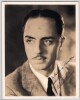 William POWELL, D&eacute;dicace autographe sign&eacute;e sur Photographie imprim&eacute;e avec Gauffrage Elmer FRIER Hollywood. William Powell