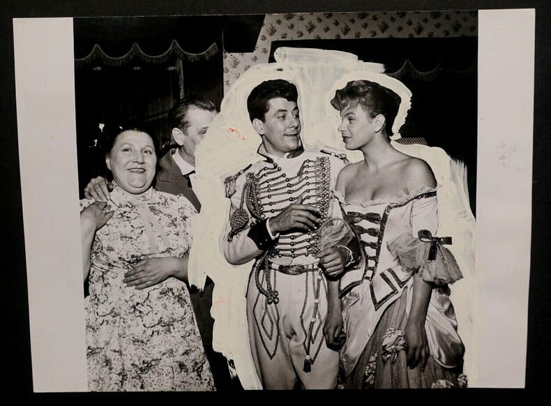Photographie originale de Philippe NICAUD, Odile RODIN et Milly MATHIS - FABIEN de Marcel PAGNOL, Th&eacute;&acirc;tre des Bouffes Parisiens, 1956. Philippe ...