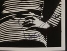 BACALL Lauren - PHOTOGRAPHIE AUTOGRAPHE SIGNEE 15 x 20.5 cm.. BACALL Lauren