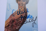 Annie CORDY - CARTE POSTALE AUTOGRAPHE SIGN&Eacute;E ET D&Eacute;DICAC&Eacute;E 8,9X13,9CM. Annie Cordy