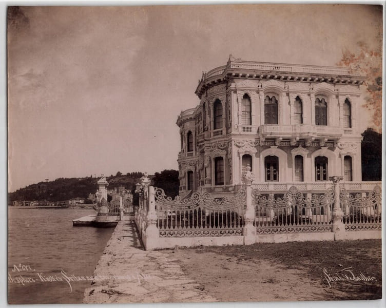 S&eacute;bah & Joaillier - Photographie originale - Bosphore, Kiosk du Sultan - XIXe. S&eacute;bah & Joaillier