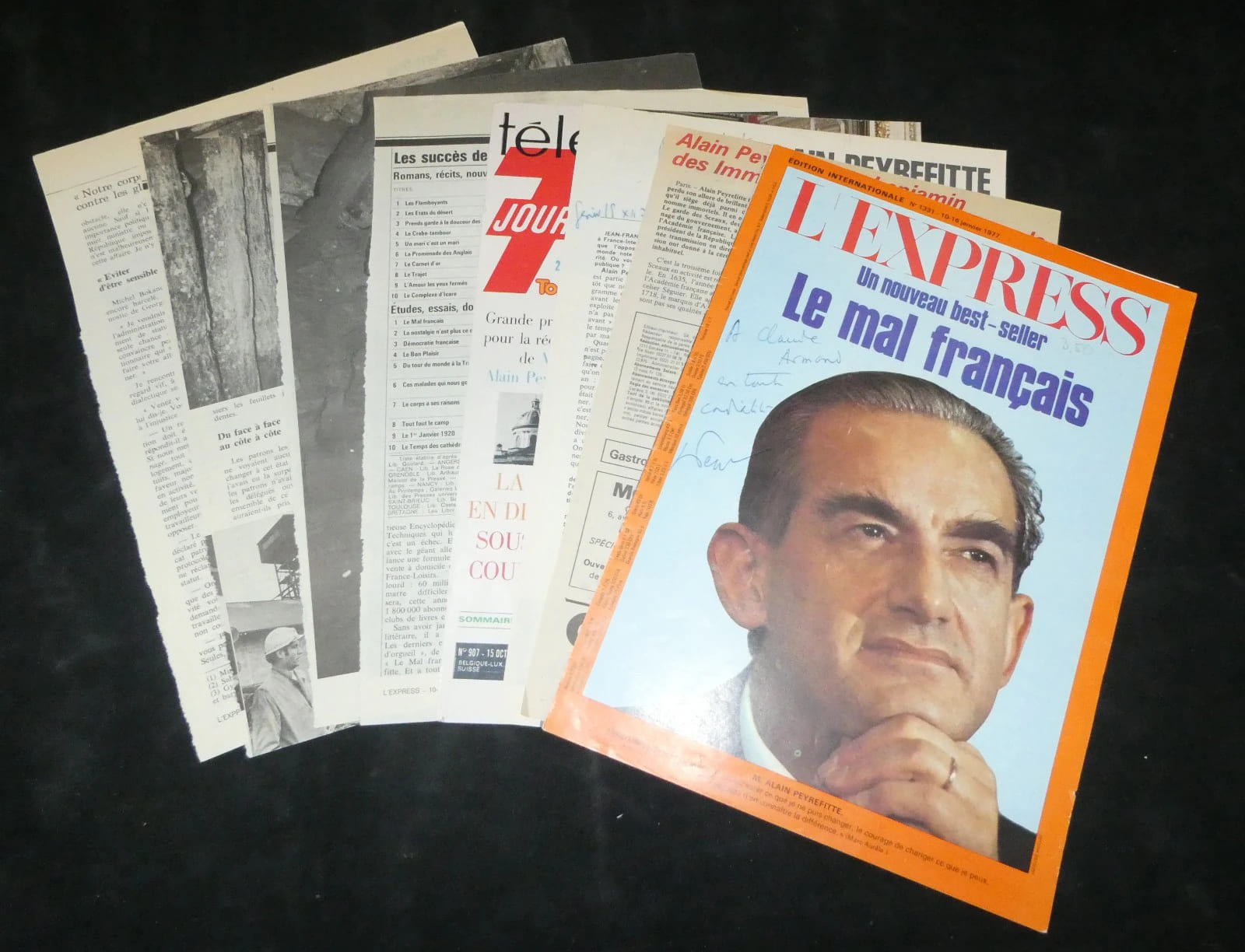 Alain Peyrefitte - Ensemble 2 envois autographes sign&eacute;s et presse - 1972-1977. Alain Peyrefitte