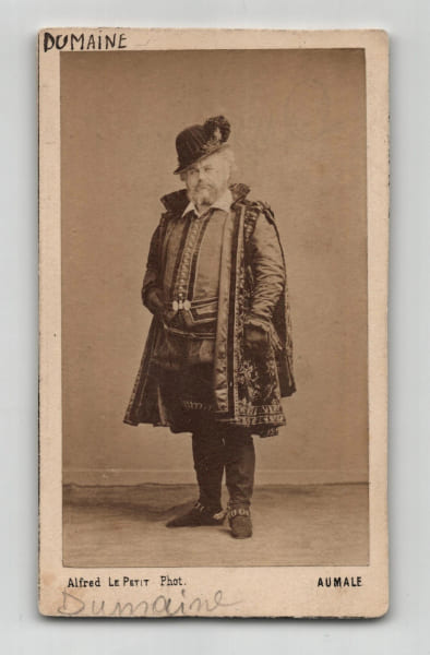 Photographie d'&eacute;poque format carte de visite de l'acteur Dumaine en costume de sc&egrave;ne, par Alfred Le Petit (Aumale) - Second Empire, XIX&egrave;me si&egrave;cle. ...