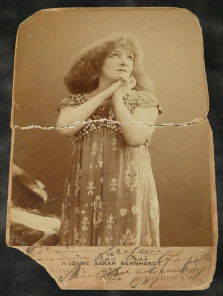 Sarah Bernhardt - Photographie d&eacute;dicac&eacute;e sign&eacute;e - W. & D. Downey Londres - XIXe. Sarah Bernhardt