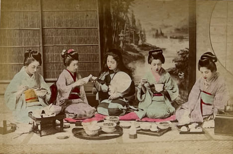 [JAPON - YOKOHAMA - SHASHIN - Album laqué japonanais de 50 photographies colorisées à la main/JAPAN - YOKOHAMA - Japanese lacquer album of 50 ...