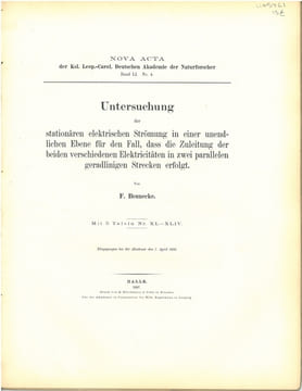 Untersuchung der stationären elektrischen Strömung in einer unendlichen Ebene für den Fall, dass die Zuleitung der beiden verschiedenen Elektricitäten ...