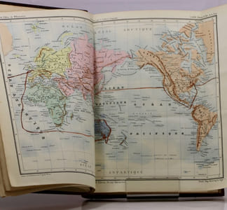 Voyage autour du monde. Australie, Java, Siam, Canton, Pékin, Yeddo, San Francisco.