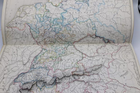 Atlas de l'histoire du Consulat et de l'Empire dressé et dessiné sous la direction de M. Thiers ; par MM. A Dufour et Duvotenay ; gravé sur acier par ...