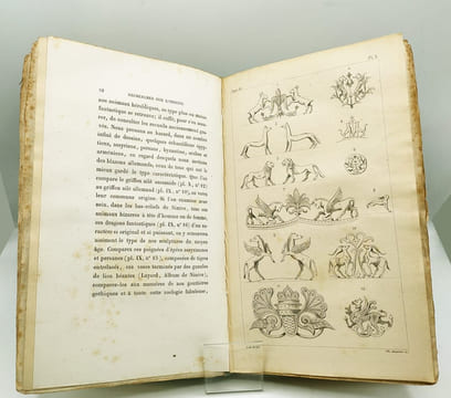 Recherches sur l'origine du blason et en particulier sur la fleur de lis.. BEAUMONT (Adalbert de)