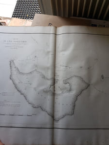 Voyage de la Corvette l'Astrolabe Exécuté par ordre du roi, pendant les années 1826-1827-1828-1829 sous le Commandement de J. Dumont d'Urville. Atlas de 20 planches + portrait Dumont d'Urville