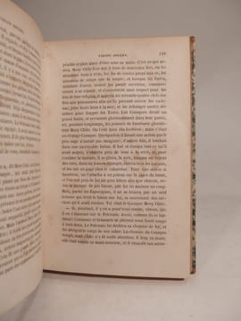 Nouvelles russes : Tarass Boulba - Les Mémoires d'un fou - La Calèche - Un Ménage d'autrefois - Le Roi des Gnomes. Traduction par Louis Viardot.. ...