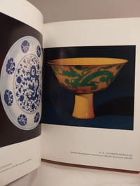 National Palace Museum: Masterworks of Chinese Jade (2 vol.) / Porcelain (2 vol.) / Chinese Bronze (2 vol.) / Chinese Portrait Painting (1 vol.) / Chinese Album Painting (1 vol.) / Chinese Album Painting (1 vol.) / Chinese Painting (Supplement, 1 vol.) / Chinese Silk Tapestry and Embroidery (1 vol.) in the National Palace Museum. 10 volumes.