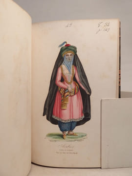 Collection de portraits et costumes des différens peuples qui habitent les cinq parties du monde, dont les meours et coutumes sont décrites dans la ...