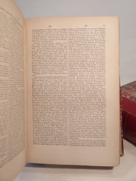 Dictionnaire général des artistes de l'Ecole française depuis l'origine des arts du dessin jusqu'à nos jours. Architectes, peintres, sculpteurs, ...