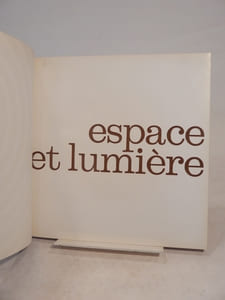 Espace et lumière.