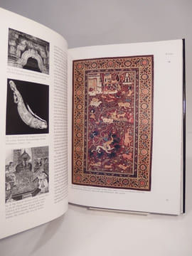 Flowers Underfoot. Indian Carpets of the Mughal Era.. WALKER (Daniel)
