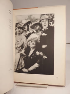 La Tête des uns, le corps des autres. Photomontages de Jean Harold. Préface de Jean Cocteau. Commentaires de Francis Claude.