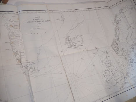Voyage dans les Mers du Nord à bord de la corvette La Reine Hortense, par M. Charles Edmond (Choieçki). Notices scientifiques communiquées par MM. les ...