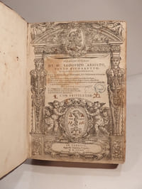Orlando Furioso di M. Lodovico Ariosto, tutto ricorretto et di nuove figure adornato. Con le Annotationi, gli Avvertimenti, & le Dichiarationi de Ieronimo Ruscelli. La Vita dell'Autore desritta dal Signor Giovan Battista Pigna. Gli Scontri de' luoghi mutati dall'Autore doppo la prima impressione. La Dichiaratione di tutte leIstorie, & Favole toccate nel presente libro, fatta da M. Nicolo Eugenico. Di nuovo aggiuntovi Li Cinque Canti, del medesimo Autore. Et una Tavola de' principii di tutte le Stanze. Con altre cose utili, & necessarie.