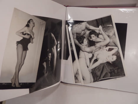 Album de 48 photographies de nus érotiques ou pornographiques.. WALTER (Eric), NOZI (Francesco), ALEX, INTERPRESS, MOUTIN (Jean-Pierre - GAMMA)