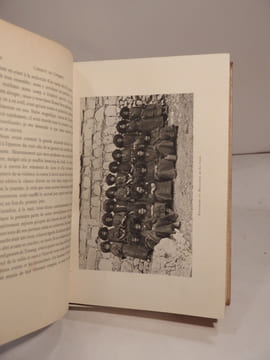 L'Assaut du Mont Everest. 1922. Avec cartes et illustrations. Traduction française par A. de Gruchy et le Commandant E. Gaillard.. BRUCE (C. G.), ...