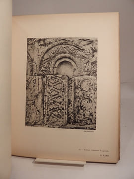 Etudes sur l'Art médiéval en Géorgie et en Arménie. Préface par Henri Focillon.. BALTRUSAITIS (Jurgis)