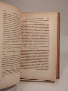 Traité élémentaire de géométrie analytique à deux et à trois dimensions, contenant toutes les théories générales de géométrie accessibles à l'analyse ordinaire. Par M. Auguste Comte.