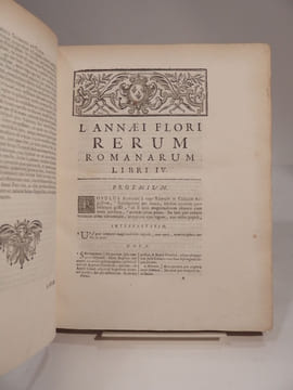 L'Annaei Flori rerum romanarum epitome. Interpretatione et notis illustravit anna tanaquilli fabri filia [...].. undefined
