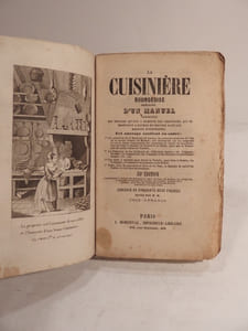 Le Grand Manuel de la Cuisinière Bourgeoise, par un Chef de Cuisine. Edition enrichie de 52 figures. La Cuisinière bourgeoise, précédée d'un Manuel prescrivant les devoirs qu'on à remplir les personnes qui se destinent à entrer en service dans les maisons bourgeoises.