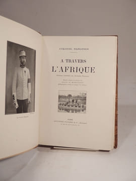 A travers l'Afrique. Illustré d'après les dessins de Gaston de Burggradd. Photographies, cartes et croquis de l'auteur.. BARATIER (Colonel)