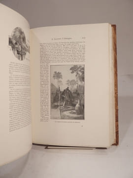A travers l'Afrique. Illustré d'après les dessins de Gaston de Burggradd. Photographies, cartes et croquis de l'auteur.. BARATIER (Colonel)