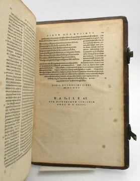P. Vergilii Maronis Latinorum poetarum principis, bucolica, Georgica, et aeneis, doctissimis seruii mauri honorati, & aelii donati, excellentium ...