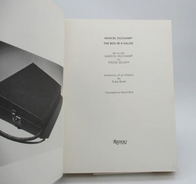 The Box in a valise de ou par Marcel Duchamp ou Rrose Selavy. [DUCHAMP (Marcel); BONK (Ecke)