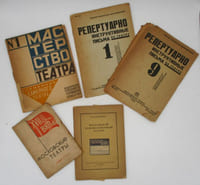 Réunion de 5 ouvrages sur le théâtre russe de l'époque soviétique