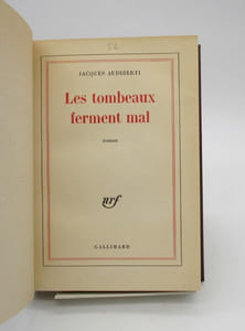 Les Tombeaux ferment mal