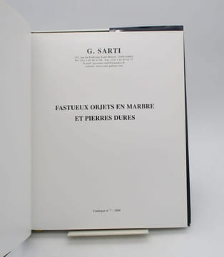 Fastueux objets en marbre et pierres dures. undefined